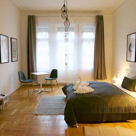 Five Season'S Apartment Budapest Esterno foto
