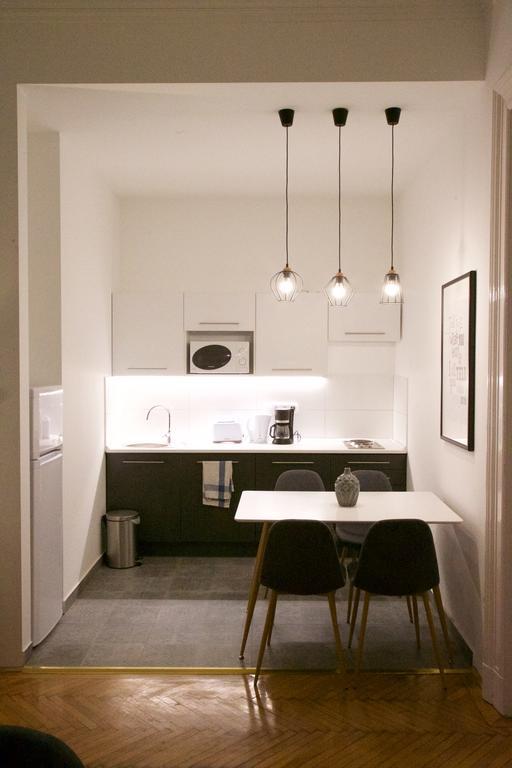 Five Season'S Apartment Budapest Esterno foto